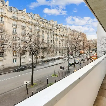 Eiffel Tower View - 3b - High-end *