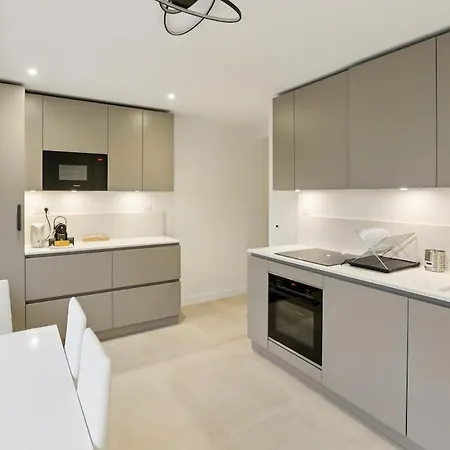 Eiffel Tower View - 3b - High-end * Париж