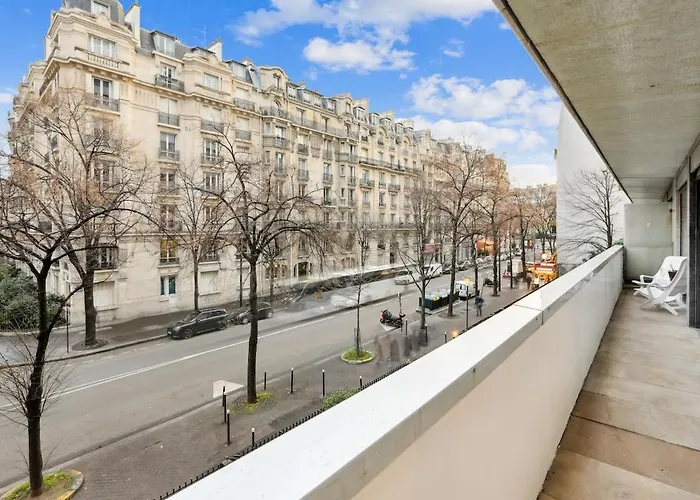 Eiffel Tower View - 3b - High-end *