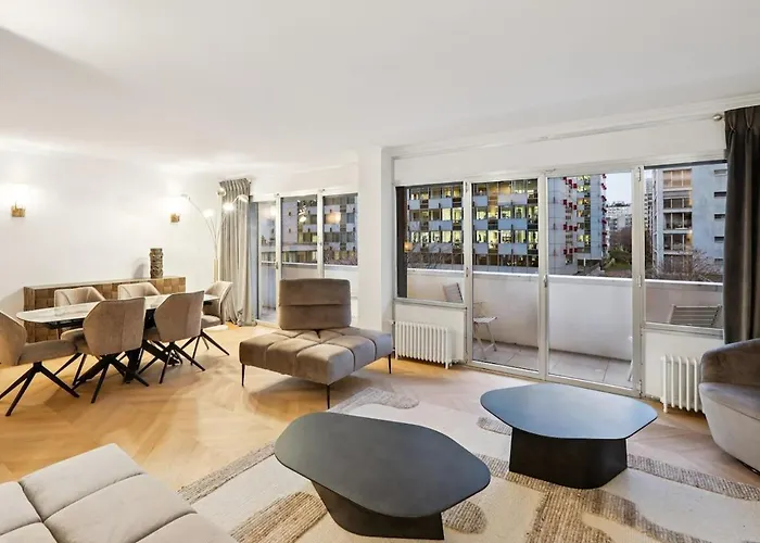 Eiffel Tower View - 3b - High-end *