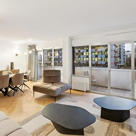 Eiffel Tower View - 3b - High-end *
